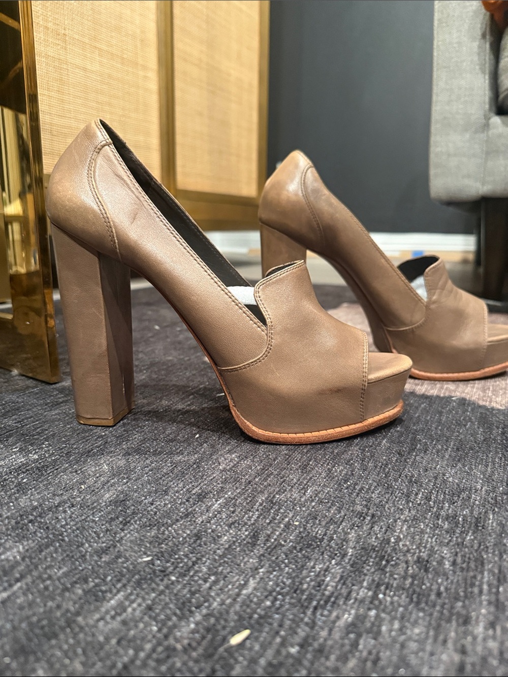 Elizabeth and James Women's Taupe Platform Peep-Toe Heels Size 10